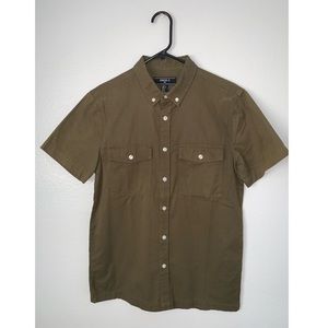 MENS OLIVE GREEN BUTTON UP SHIRT